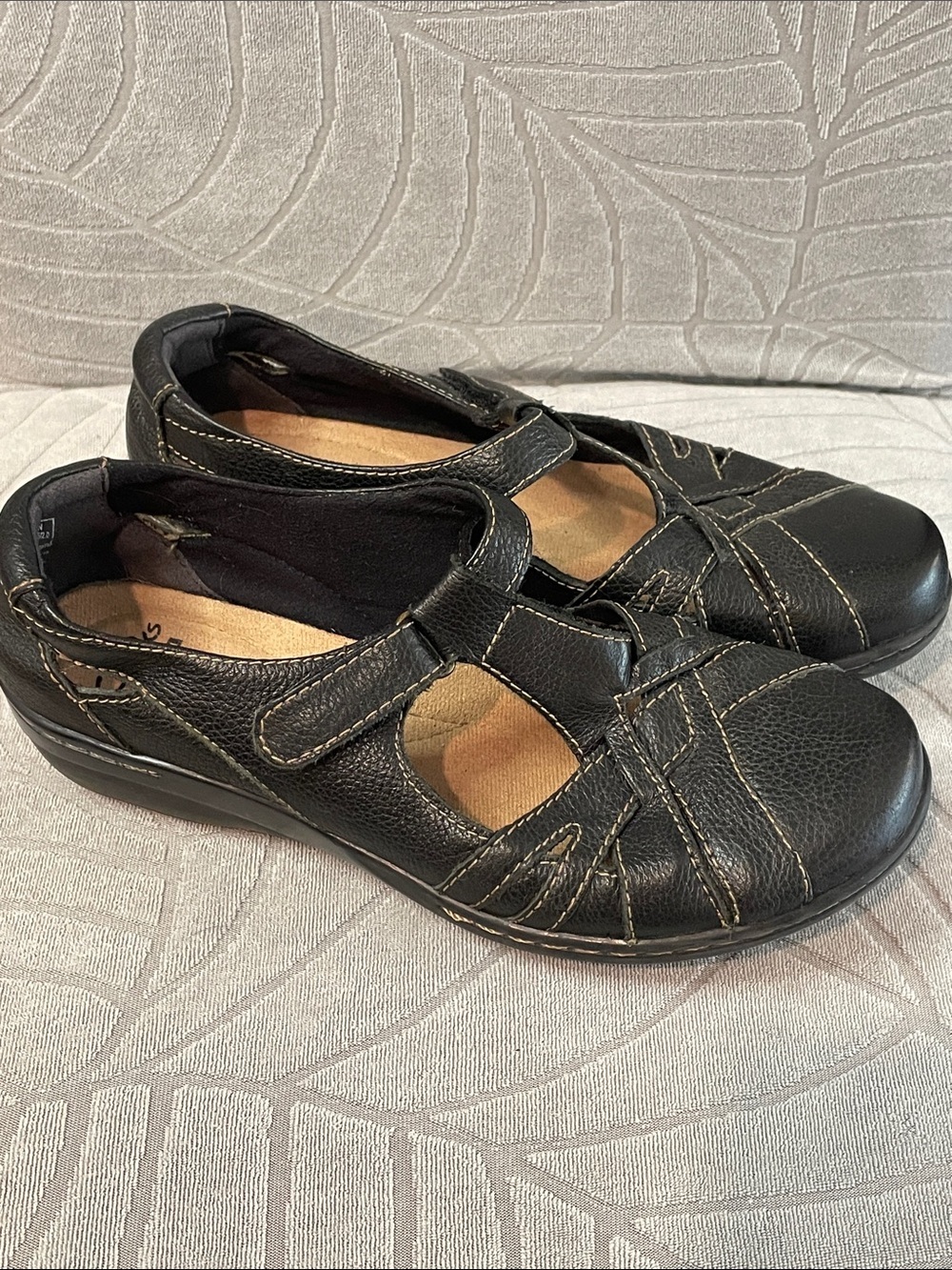 Clarks Black Leather Mary Jane Comfort Shoes - Picture 2 of 6
